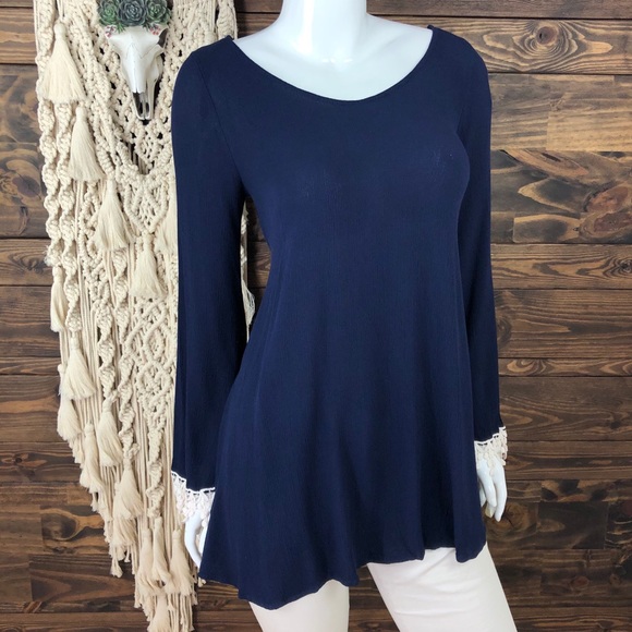 Iris | Open Back Crochet Lace Tunic Blouse‎ - Picture 1 of 6